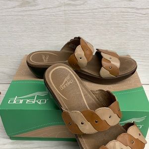NWT Dansko double strap slip sandals-DEE Size 40 (9 1/2-10)